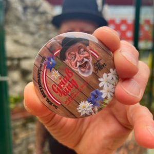 Leopoldauer Alm Kühlschrank Magnet "Griaß eing" Logo