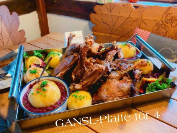 Ganslplatte für 4 Personen (Essen in der Alm)